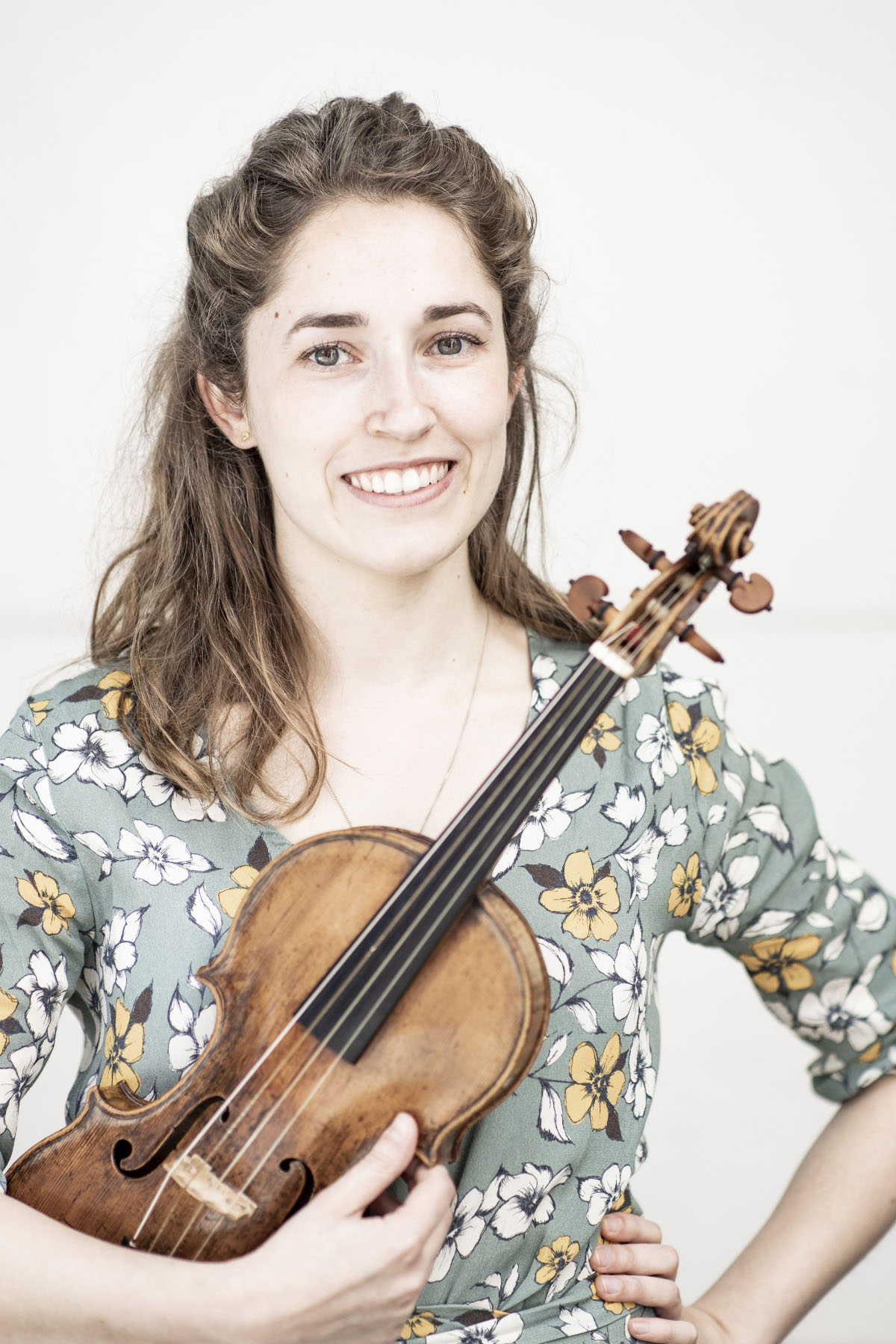 Portrait of Elise Dupont, violin player of the Castello Consort. Photo by Foppe Schut.